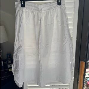 Vince white Midi Skirt, lined  (small)